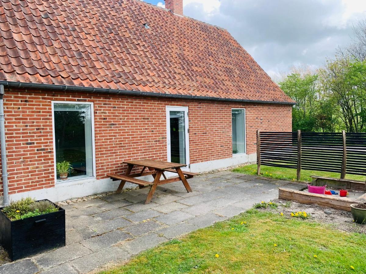 Sdr Gronkaer Feriehus - Holiday House Bækmarksbro エクステリア 写真